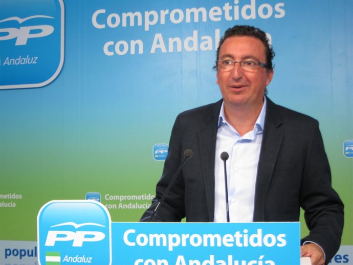 El presidente del PP de Huelva, Manuel Andrés González