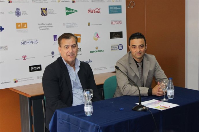 Carlos Seiglie y José Ramón Belda, director de los cursos de verano