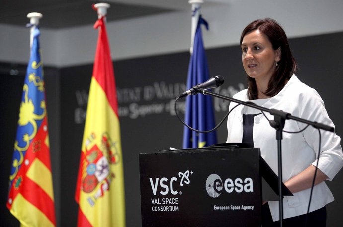 María José Català En La Inauguración Del Laboratorio Del Consorcio Espacial