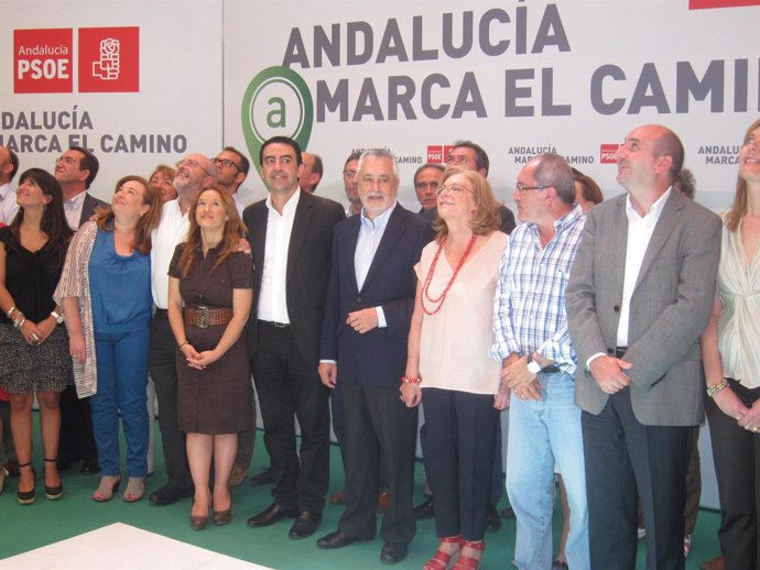 Foto De Familia De La Nueva Comisión Ejecutiva Del PSOE-A, Este Lunes