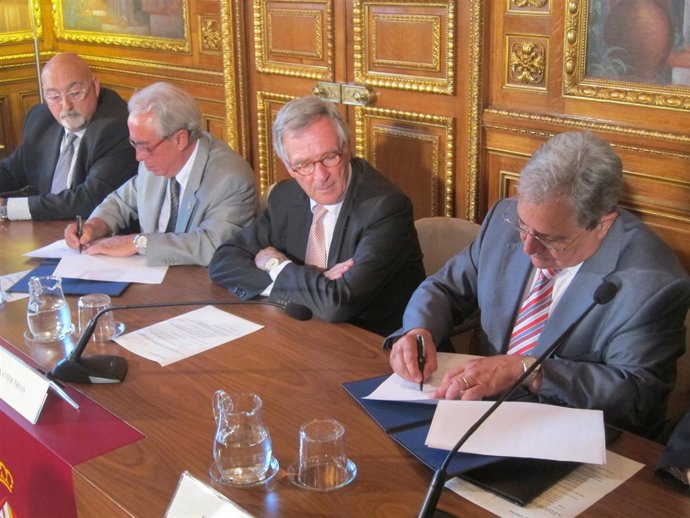 A.Goñi (Pimec Comerç), V.Gasca (F.BCN.Com.), X.Trias Y G.Farràs (Consell Gremis)