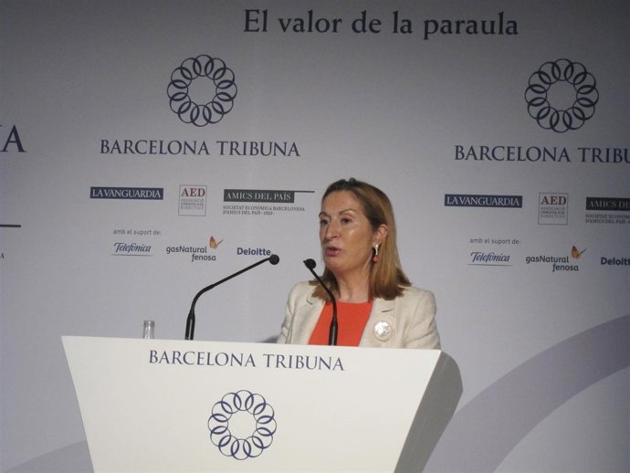 La Ministra De Fomento, Ana Pastor, En El Barcelona Tribuna