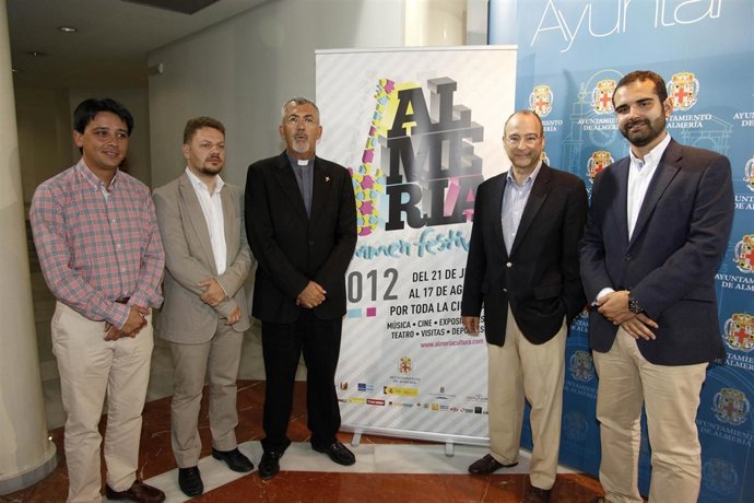 Presentación de los conciertos 'Noches en el claustro'