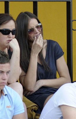 Eva González sufre viendo torear a Cayetano Rivera 