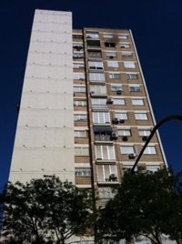 Regresan a sus viviendas los vecinos del bloque siniestrado en la avenida de Miraflores