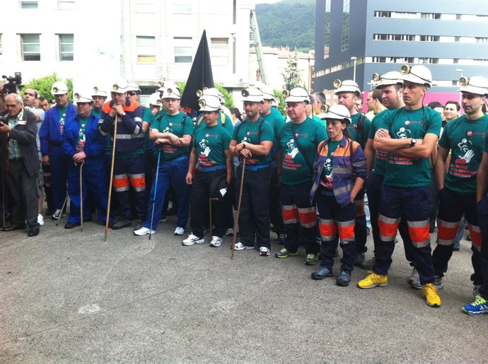 Mineros Asturianos En La Marcha Negra A Madrid