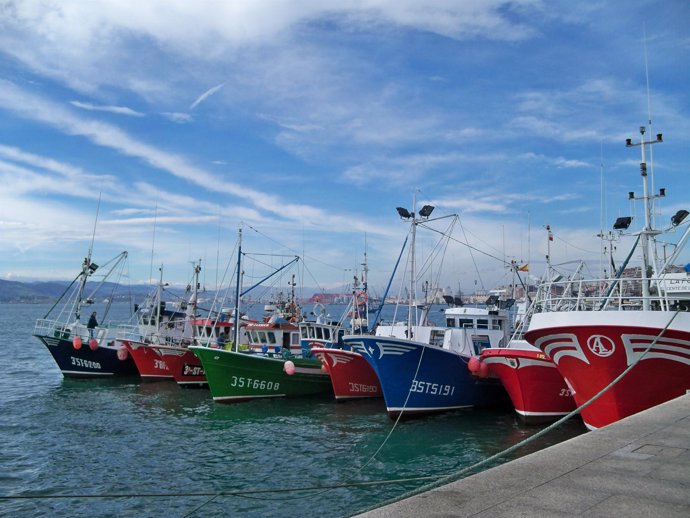 Barcos pesqueros cántabros