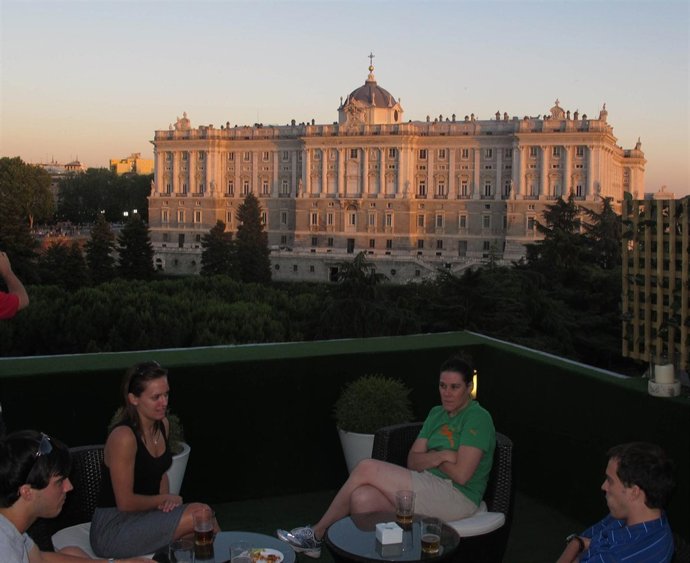 Terraza Del Hotel Con Vistas Al Palacio Real
