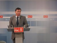 Gómez se pregunta si la Comunidad saca a la venta edificios "a precio de saldo" para que los compre "algún amiguete"