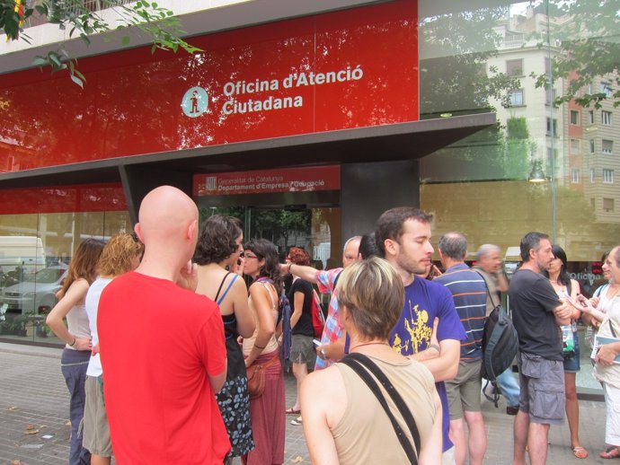 Profesores registran la convocatoria de huelga en la Generalitat