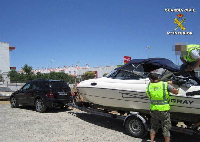 Embarcación incautada en Ayamonte con 303 kilos de cocaína.