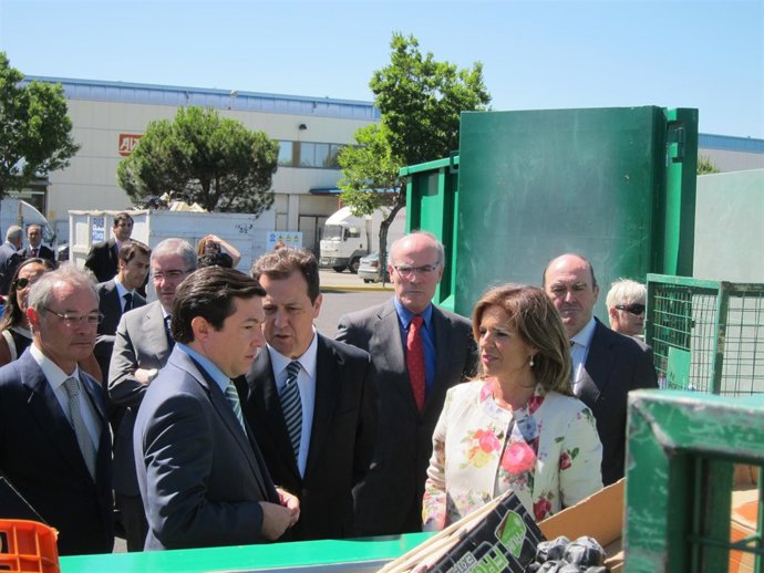Ana Botella Y Pedro Calvo En La Eco-Área De Mercamadrid