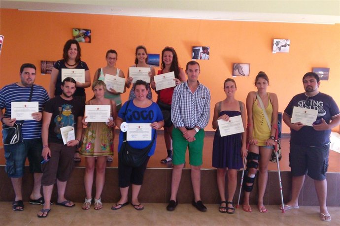 Jóvenes alcazareños aprenden lenguaje de signos