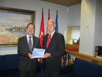 El presidente de la Asamblea de Madrid recibe la Memoria Anual del TSJM de 2011
