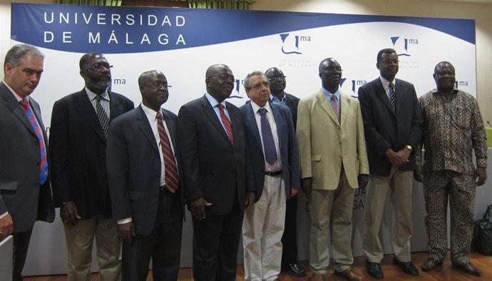 Firma de acuerdo Uma y Ghana