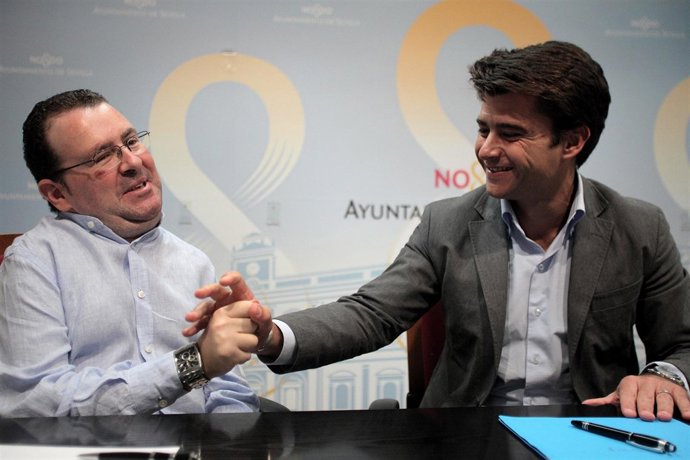 Beltrán Pérez junto a Juan Manuel Ramírez.