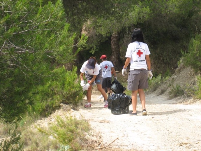 Voluntarios de Cruz Roja previenen incendios forestales en la provincia 