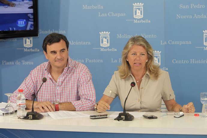 La alcaldesa de Marbella y el portavoz del equipo de Gobierno