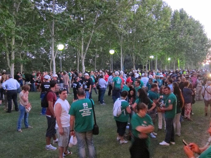 Los mineros aguardan en Ciudad Universitaria el inicio de la marcha nocturna