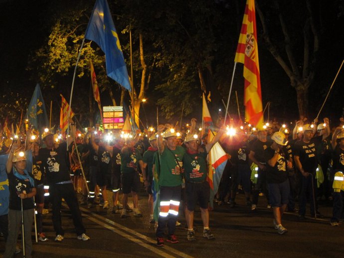 Los mineros en la marcha nocturna por Madrid