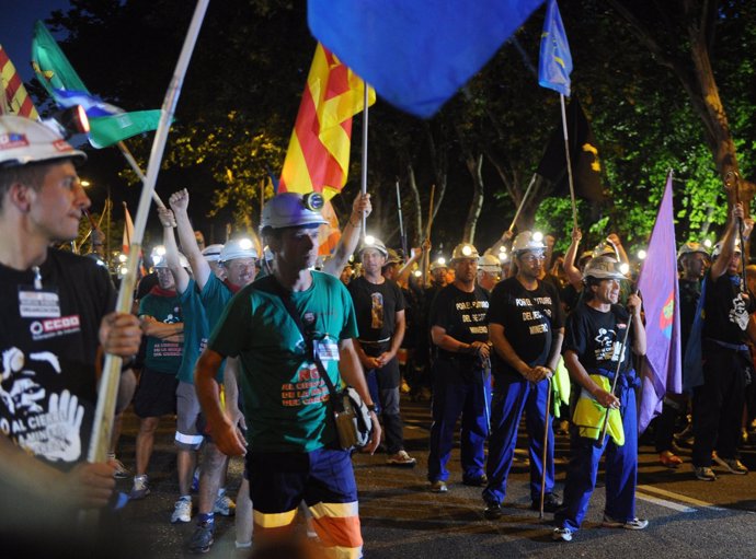 La 'Marcha Negra' de los mineros recorre las calles de Madrid