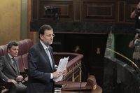 Rajoy sube el IVA, recorta la prestación por desempleo y quita una paga a funcionarios