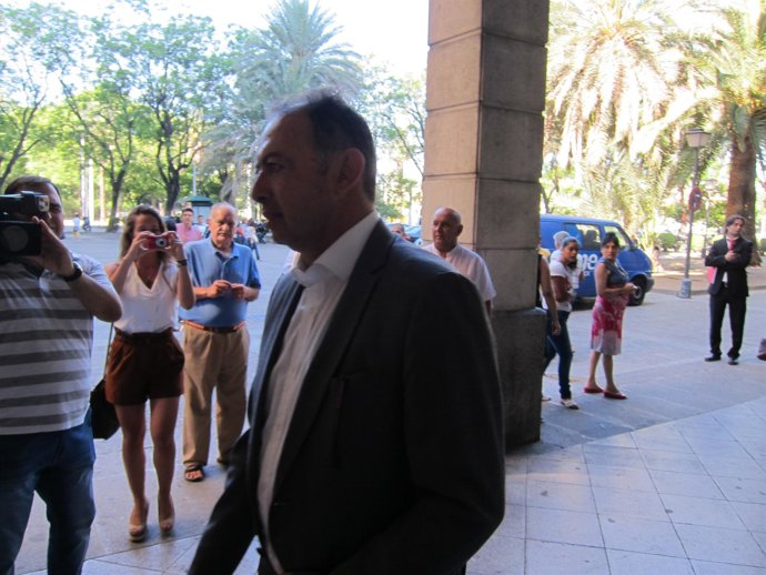 El exdirector de Trabajo de la Junta Daniel Rivera a su llegada a los juzgados