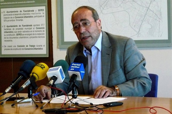 Manuel Robles en rueda de prensa