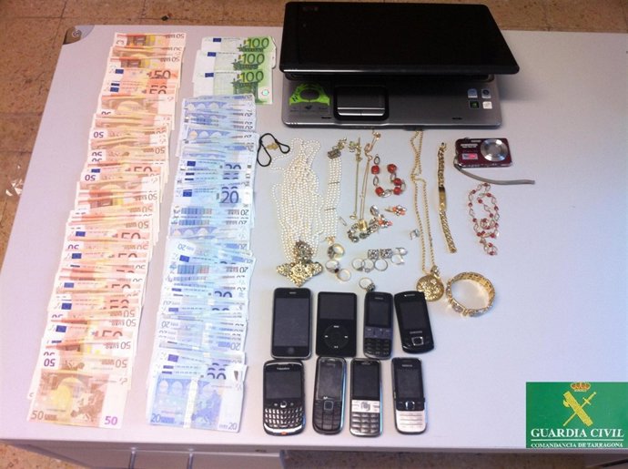 Material Intervenido A La Banda De Traficantes Del Baix Penedès