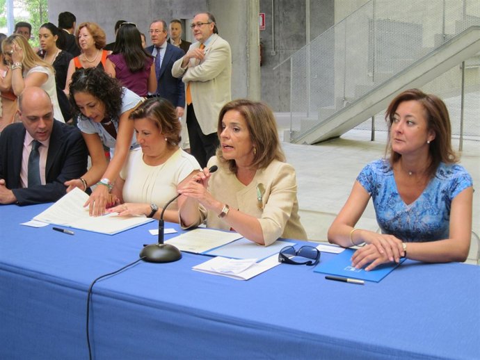 Botella Presenta La Red De Viviendas Solidarias