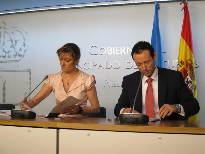 Los Consejeros Guillermo Martínez Y Esther Díaz