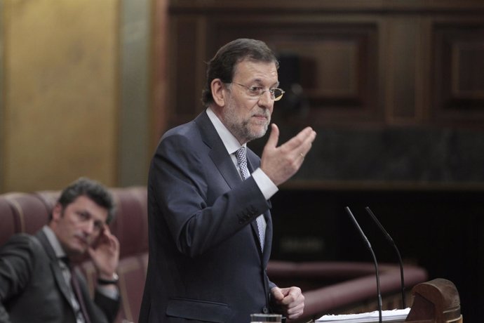 El presidente del Gobierno, Mariano Rajoy, en el Congreso, anuncia más recortes