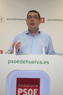 El secretario de Política Municipal del PSOE de Huelva, Manuel Domínguez.