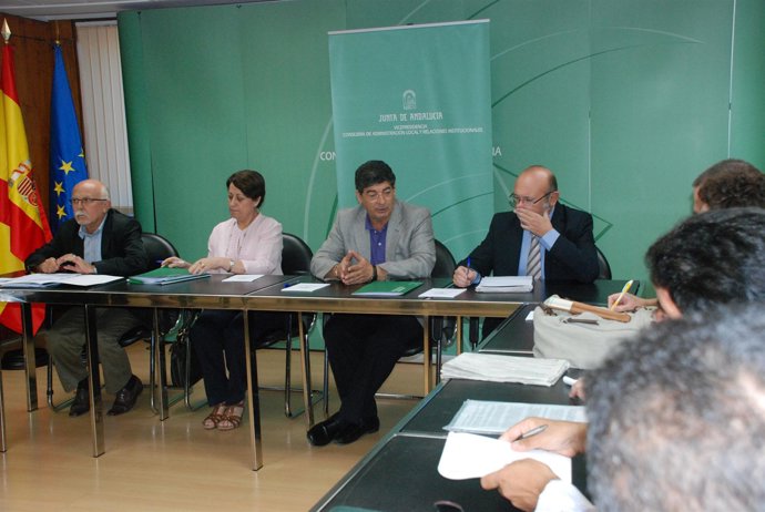 Valderas reunido con los afectados por la contratación de preferentes