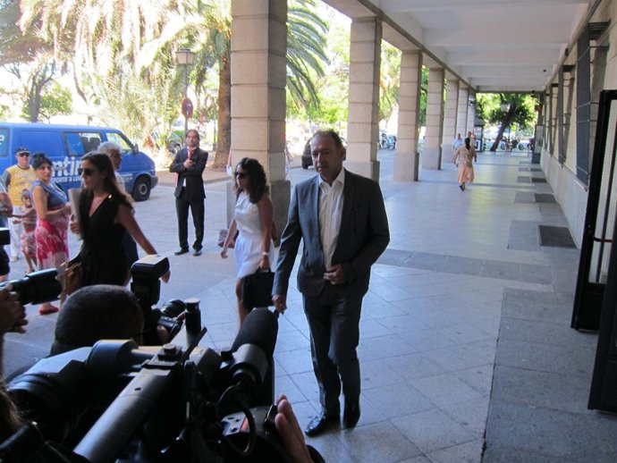 El exdirector de Trabajo de la Junta Daniel Rivera llega a los juzgados
