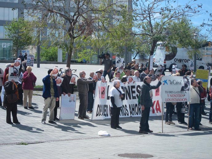 Protesta Por Las Participaciones Preferentes