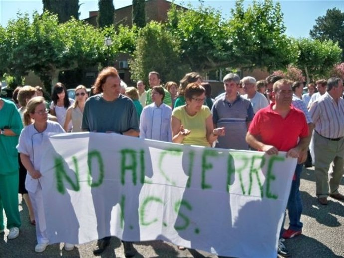 Concentración de trabajadores del instituto