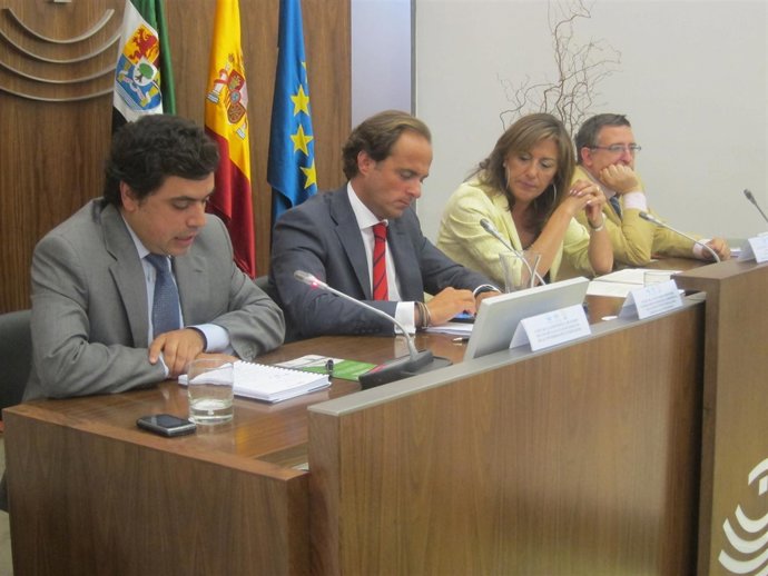 Parejo junto a Consuelo Rodríguez y Jaime Rossell