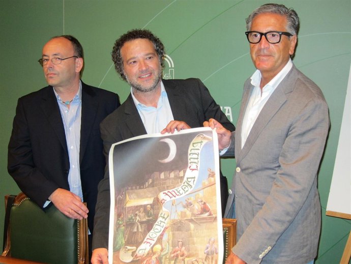 Martín, López y Pineda con el cartel de la actividad