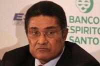 Fútbol.- Eusebio abandona el hospital tras su derrame cerebral