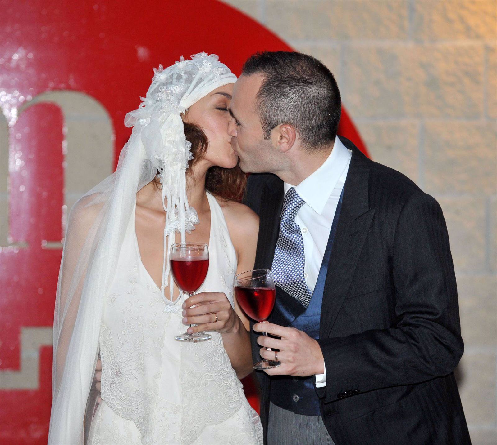Andrés Iniesta y Anna Ortiz convertidos en marido y mujer 