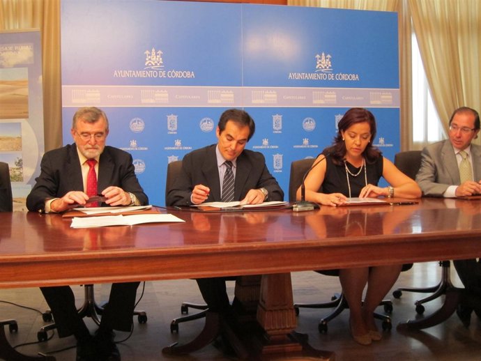 José Manuel Roldán, José Antonio Nieto Y Blanca Landa Durante La Rueda De Presa