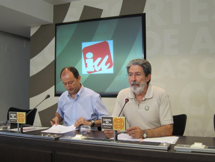 Luis Ángel Romero y Adolfo Barrena (IU) en las Cortes de Aragón
