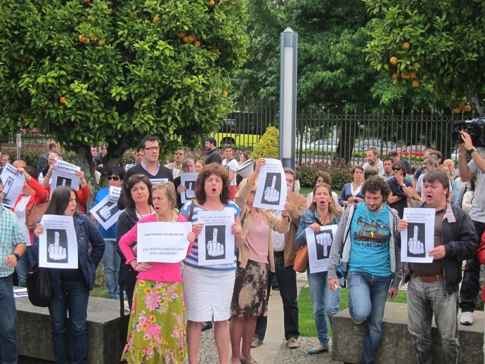Protesta de funcionarios ante la Xunta 12 de julio 2012