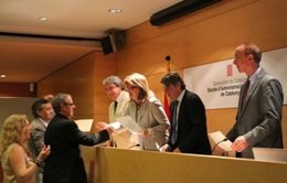 La consellera Rigau entrega acreditaciones de directivos profesionales docentes