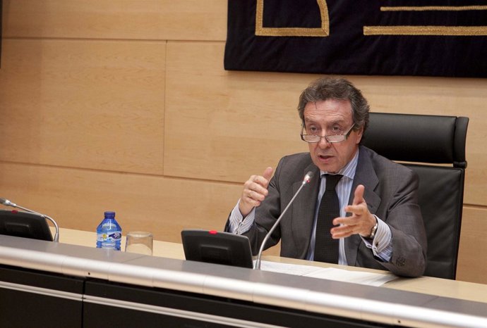 El portavoz de la Junta, José Antonio de Santiago-Juárez