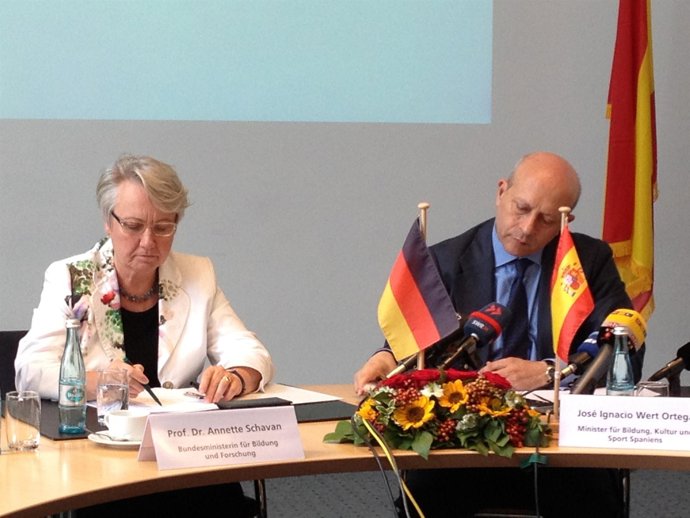 LOS MINISTROS DE EDUCACIÓN DE ALEMANIA Y ESPAÑA