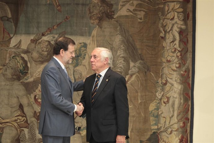 Rajoy con el alto comisionado de la marca España, Carlos Espinosa