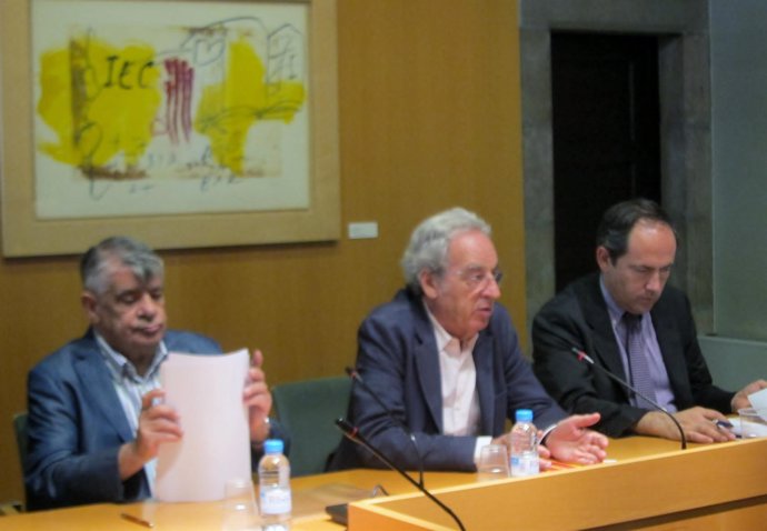 Presidente De La IEC, S. Giner; Rector UEC, J.Sales; Secretario, J.Maluquer