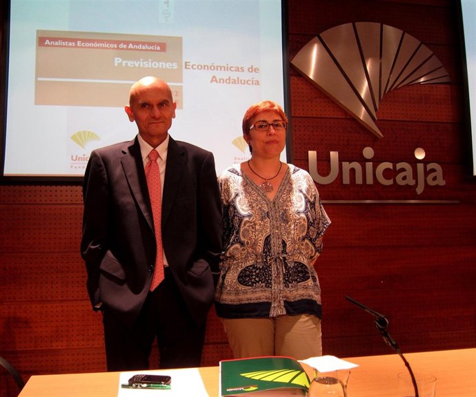 Presentación del Informe de Analistas Económicos